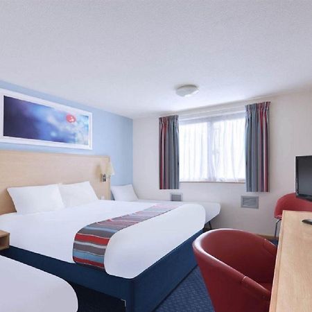 Travelodge Alton Four Marks Exterior foto